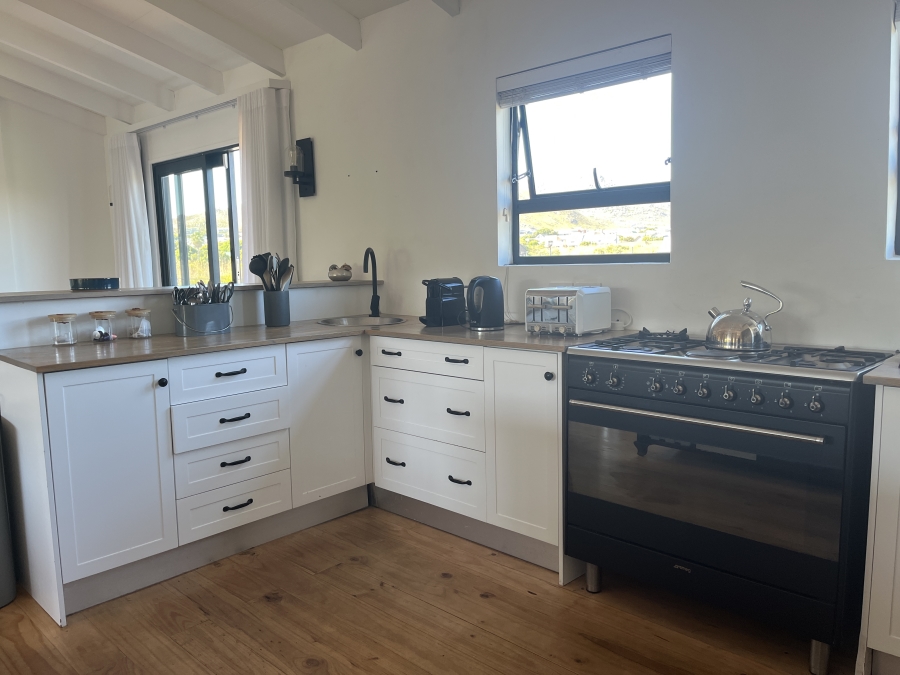 To Let 3 Bedroom Property for Rent in Pringle Bay Western Cape